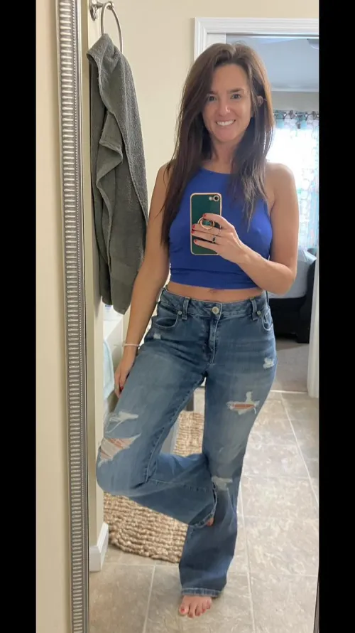 Thumbnail Moms Like Crop Tops Too: Embrace Your Style with New-Panda-4202