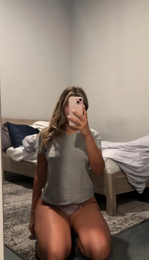 Thumbnail Confidence in My Thighs - ripemangobaby Proudly Shares
