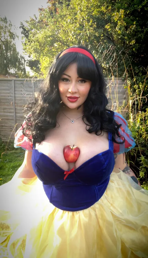 Thumbnail Snow White's Captivating Charm by GodddessLuna - rule34 Temptations