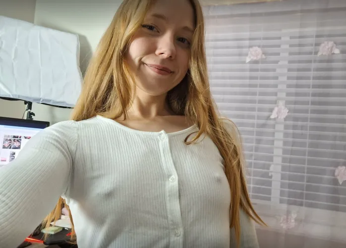 Thumbnail pinkvelvetfox Presents Cozy Braless Vibes for Movie Night