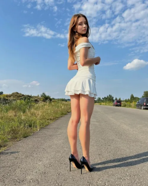 Thumbnail EveningSuccess6973's Date Dilemma: Tight Enough Dress?