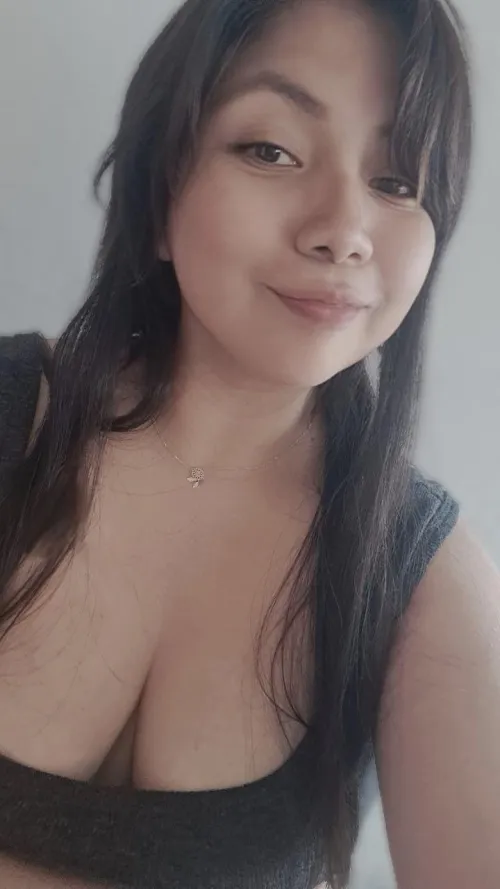 Thumbnail Weekend Delight: SexyAzucena Invites You to Enjoy Her Cleavage