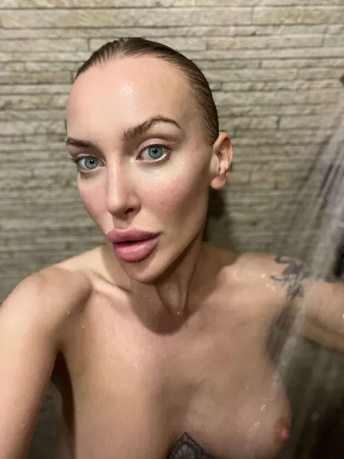 Thumbnail Dirty Night Confessions: BabySweetestt's Revealing Moment | GirlsShowering