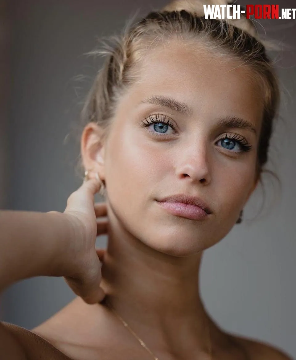 Magui Corceiro by tumblrvogue