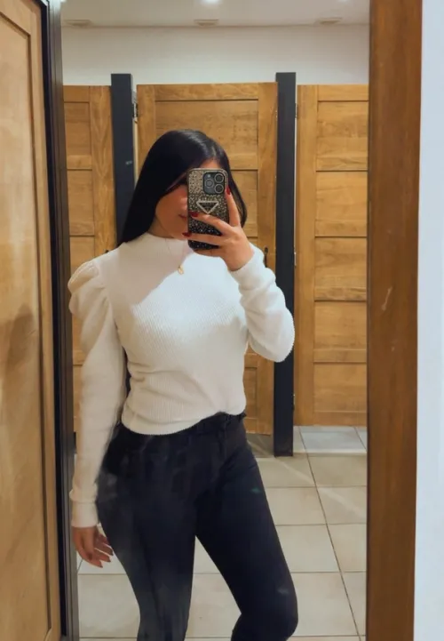 Thumbnail Raw or Protected: isabelleloveonly's Bold Question