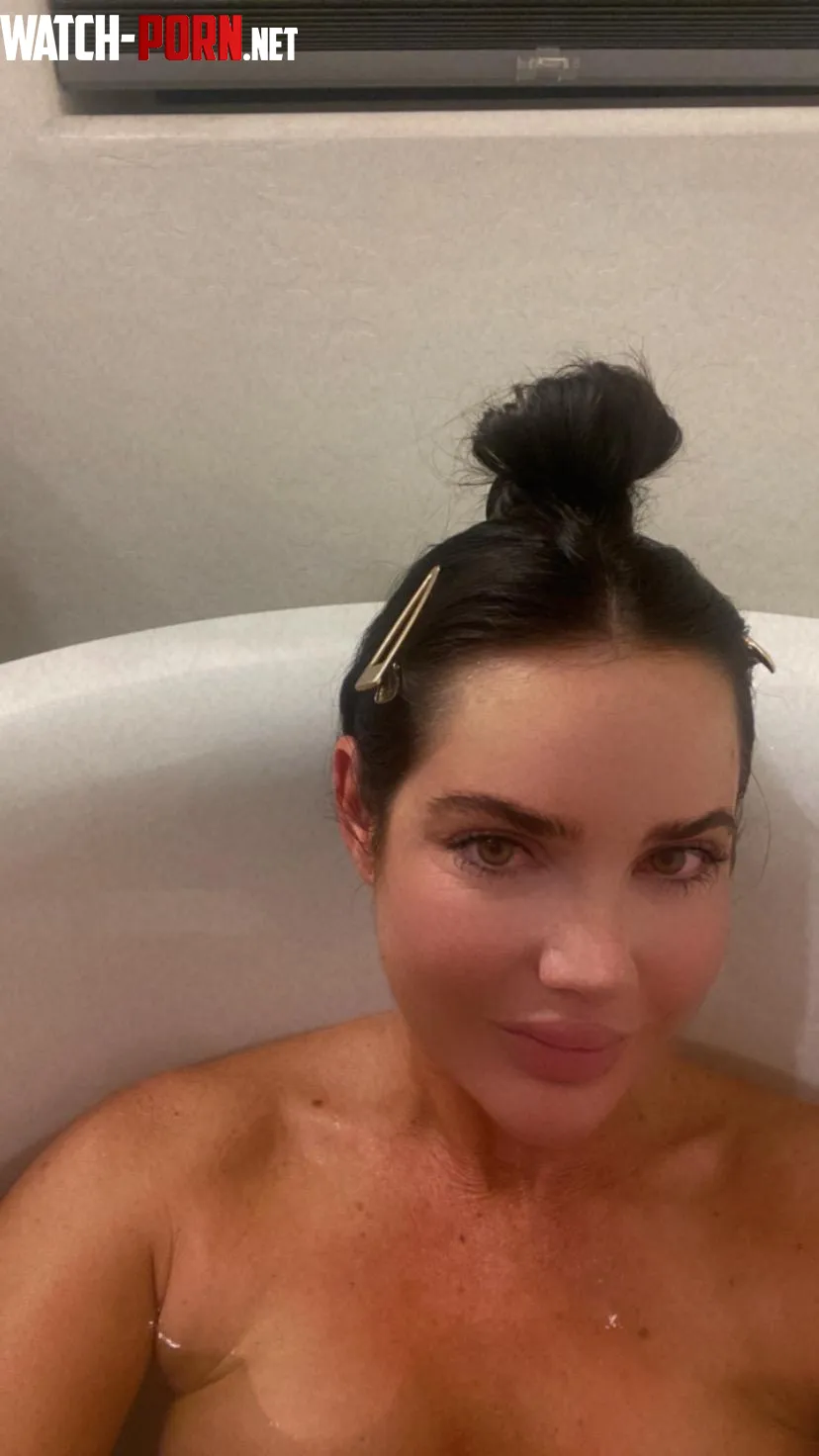 you should join in the shower with me nextime by rinni_bunny
