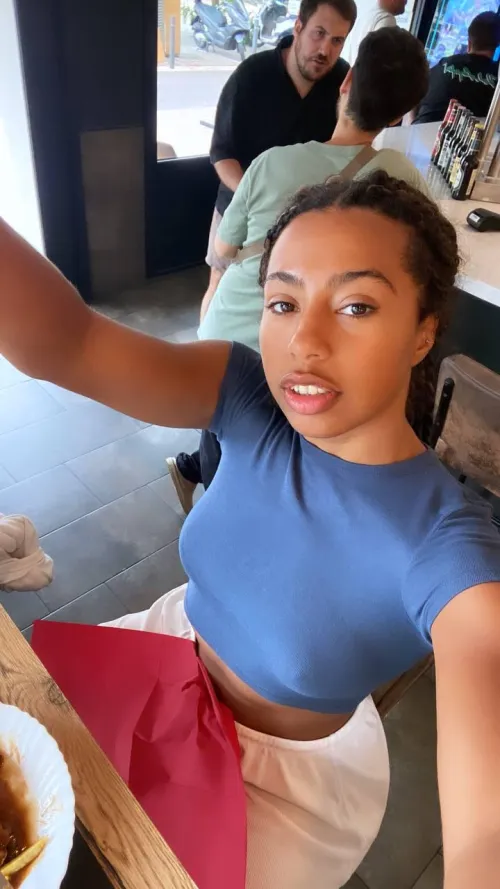 Thumbnail Warmly Welcoming braless Vibes by sunnyvibesbabe