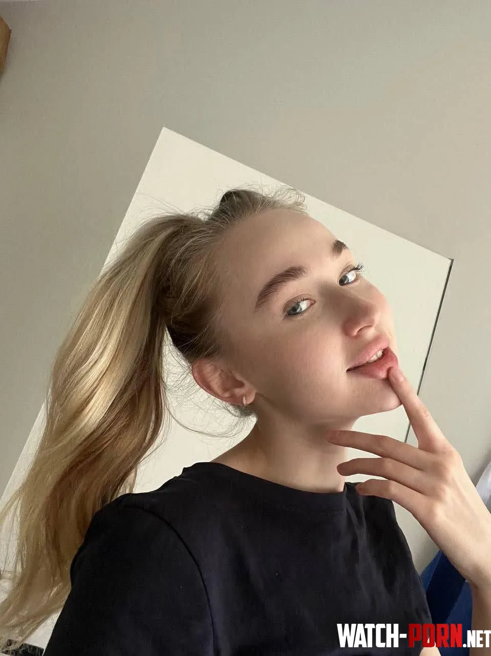 Just cute no maked up selfie  by lubojw