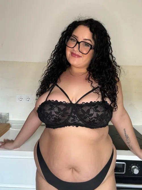 Thumbnail Exploring the Allure of Chubby Girls with BabyCheerie