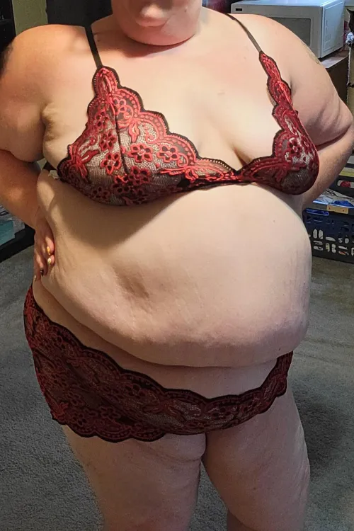Thumbnail HornyOldBroad's Soft Belly Temptation | ssbbw