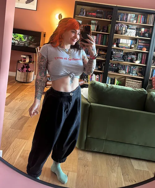 Thumbnail Stylish Outfit Inspo: Mirror Selfie Magic by power_midget