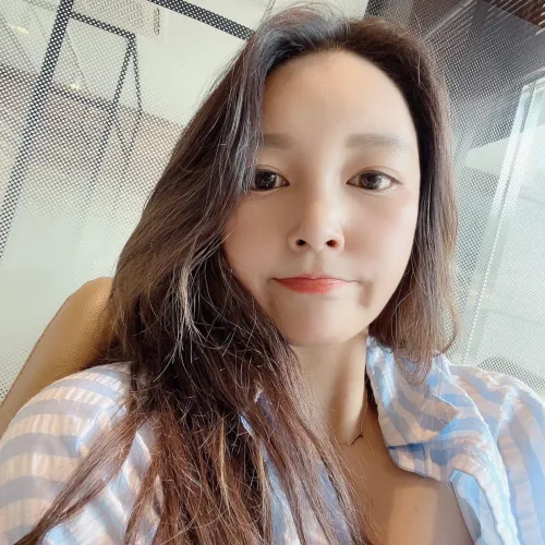 Thumbnail Work Selfie: urponytail's Day at the Office in realasians