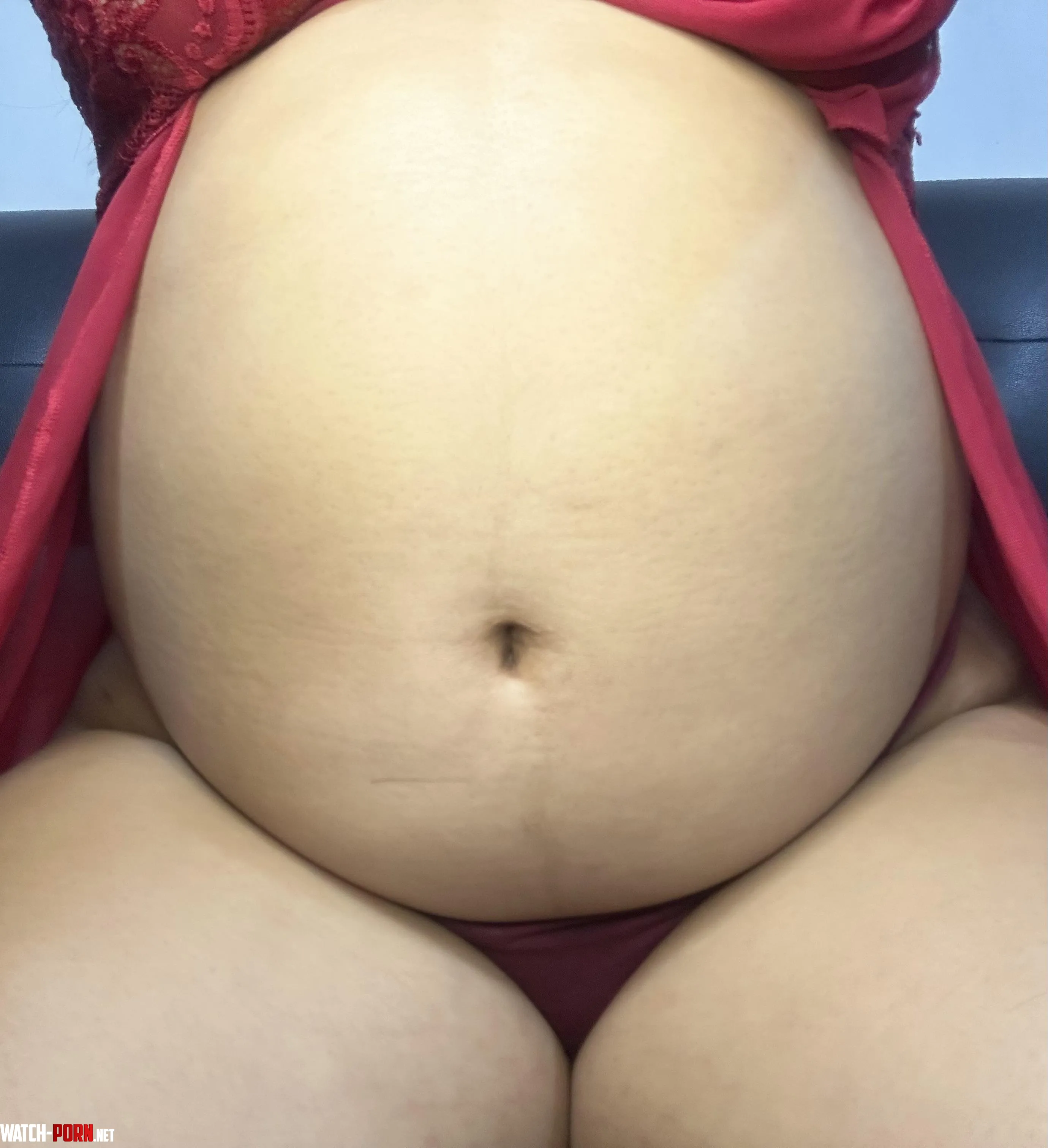 Do you want to see me bigger Im ready write to me privately  by kimberly_hoot
