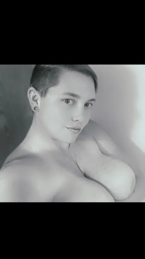 Thumbnail Indulge in Short Hair and Big Tits with ravishingwren on OnlyFans101