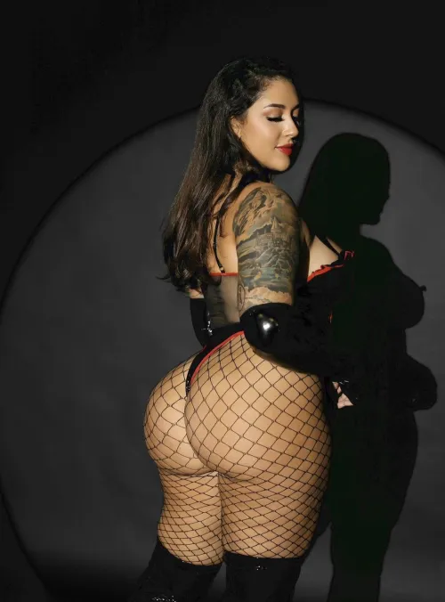Thumbnail Do I Have a Better Body Than Your Exn by MilfLoverCharming | ThickThighs