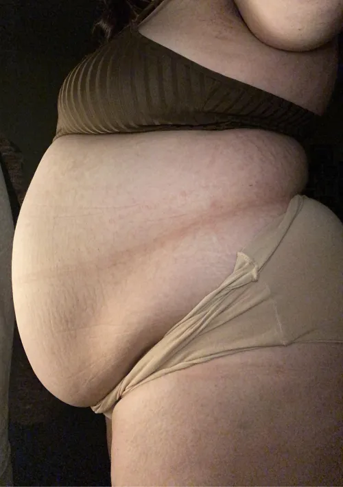 Thumbnail Showcasing My Stuffed Belly - Feedback Please! by feedeeadelinaa