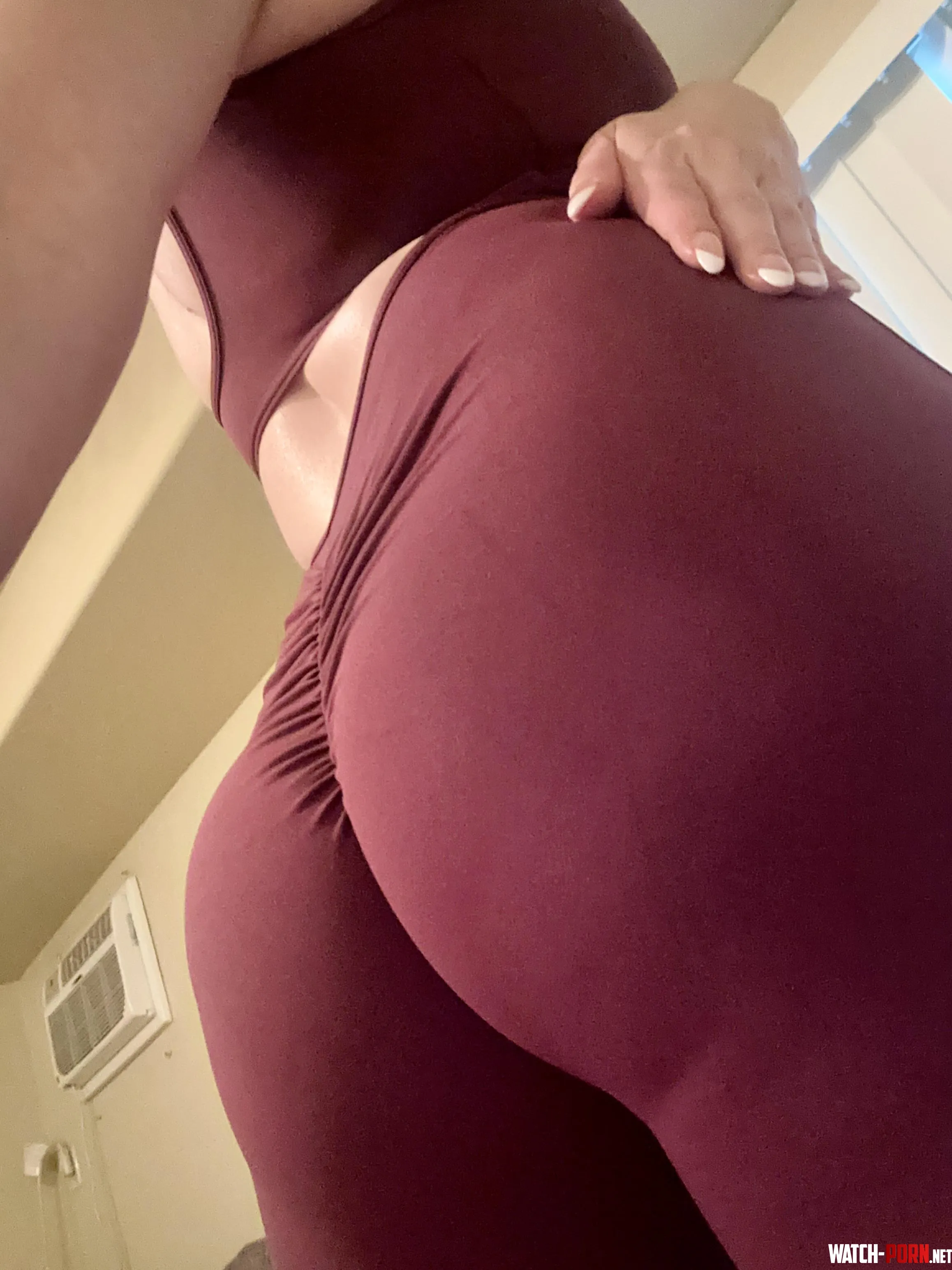 Working out the booty for you to cum on it by Spicysag2
