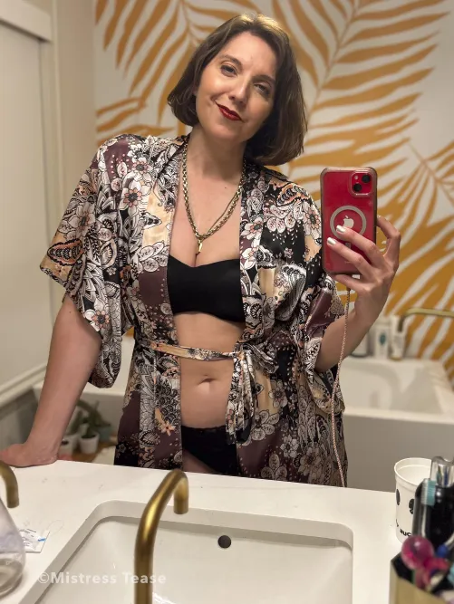 Thumbnail TGIF Mirror Selfie: MadamoiselleTs Ready by 9