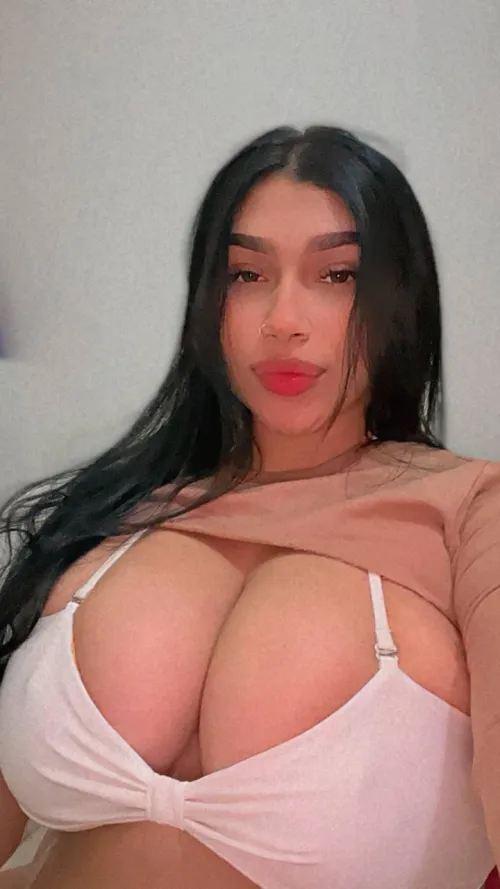 Thumbnail Sofie_juggss Shares Dark Desires and Sultry Hair