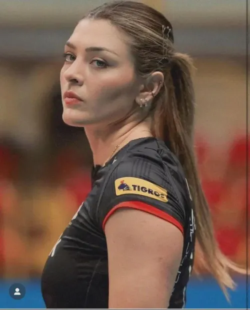Thumbnail CandaceKnight12 Shines Light on Rosamaria Montibeller | VolleyballGirls