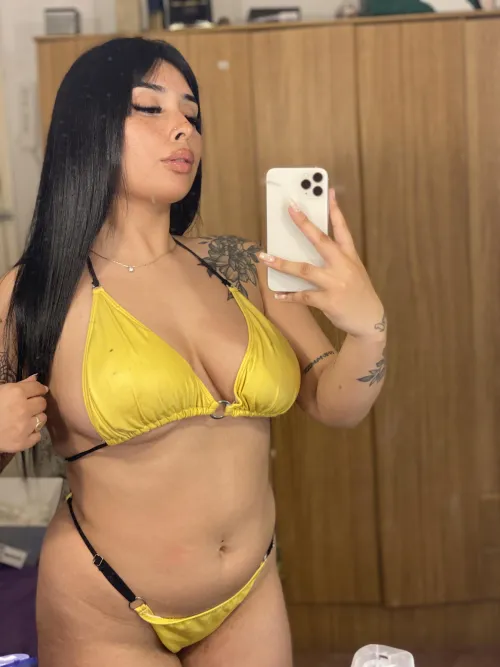 Thumbnail Confidence in Natural Beauty: Embracing Life Without a Bikini