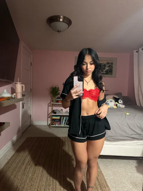 Thumbnail Slim Thick and Beautiful: queeniefit's Asian Charm in realasians