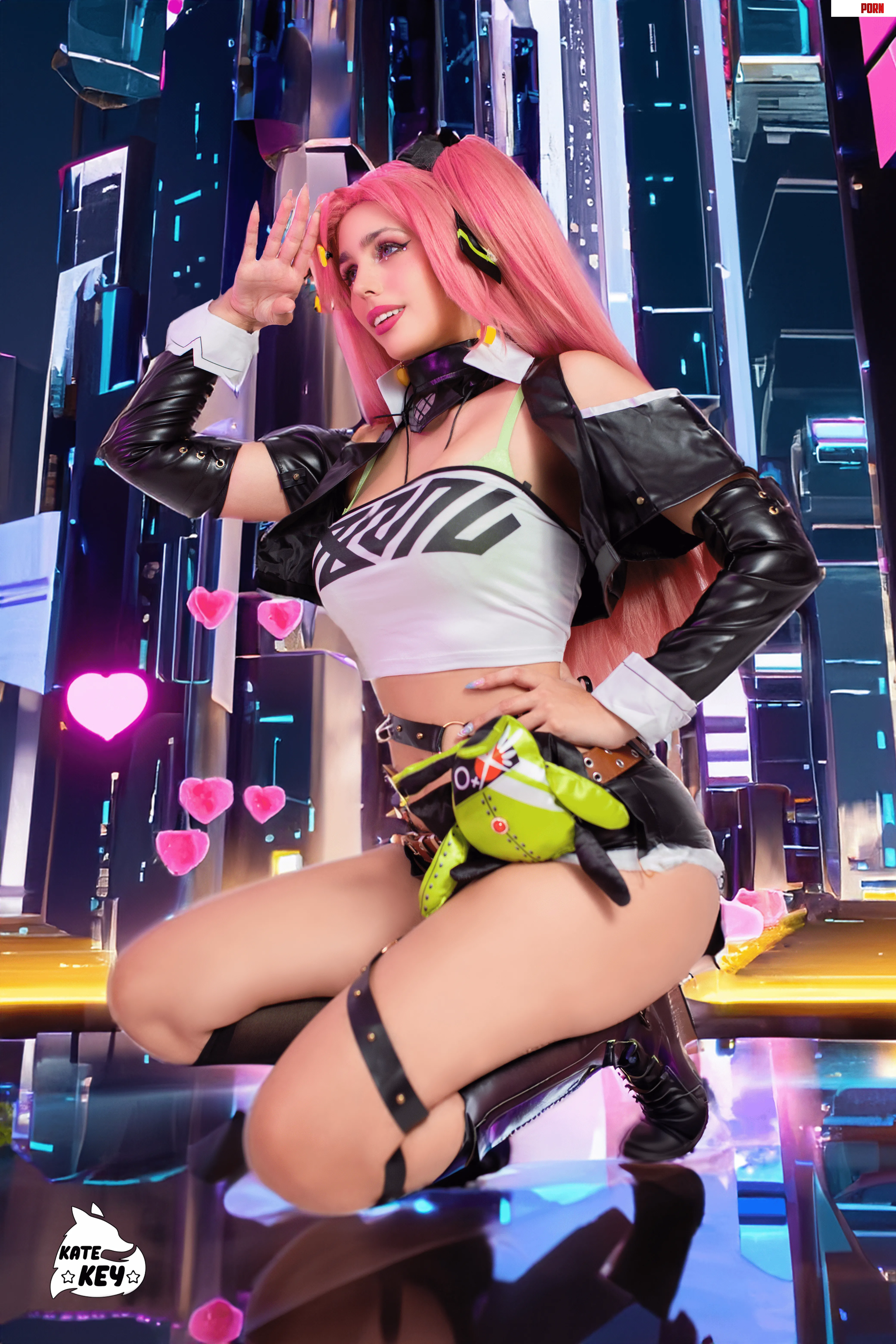 Nicole from Zenless Zone Zero by KateKey cosplay by katekeycosplay
