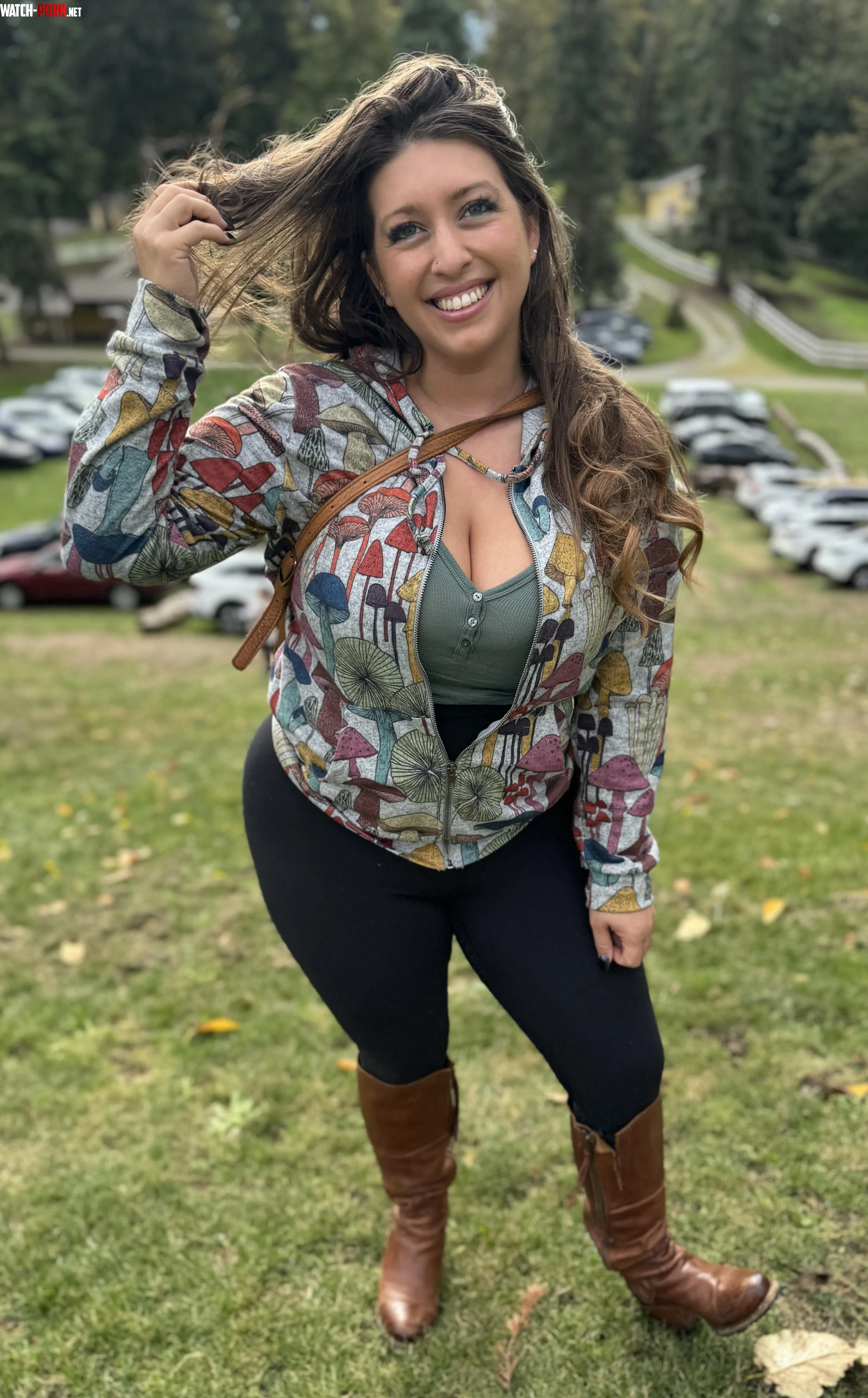 Cute enough of a chubby girl to take out on a date  by Babylittlelo