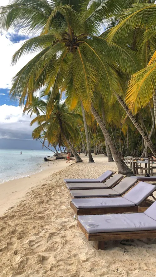 Thumbnail Travel Guide to Dominican Republic's Stunning Beaches | West-Nail-7499