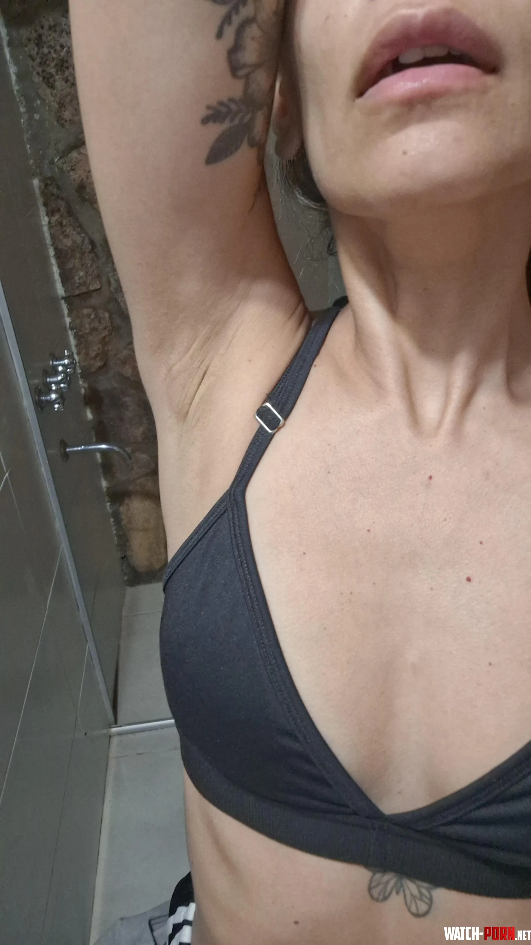 Armpit by bigasshallie