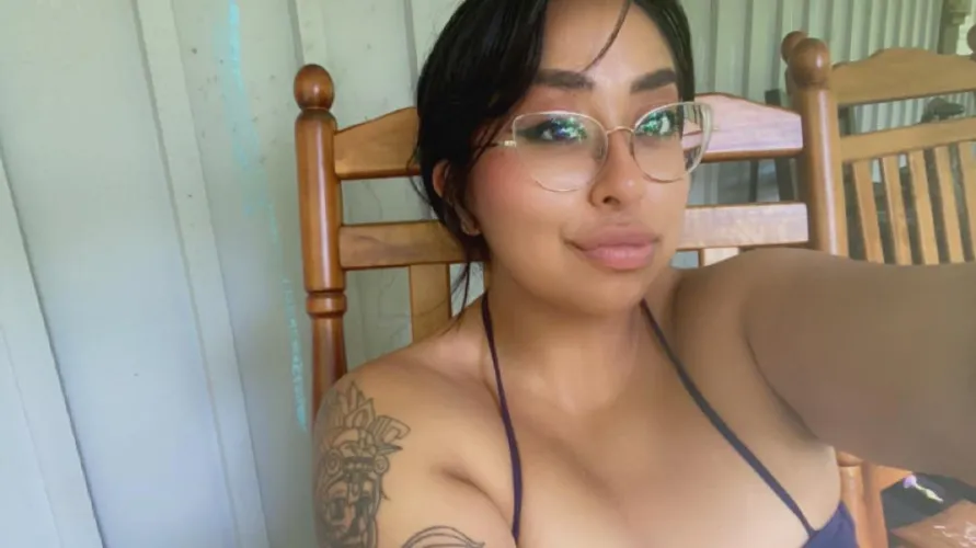 Thumbnail AddieNC's Sultry Greeting - Latinas