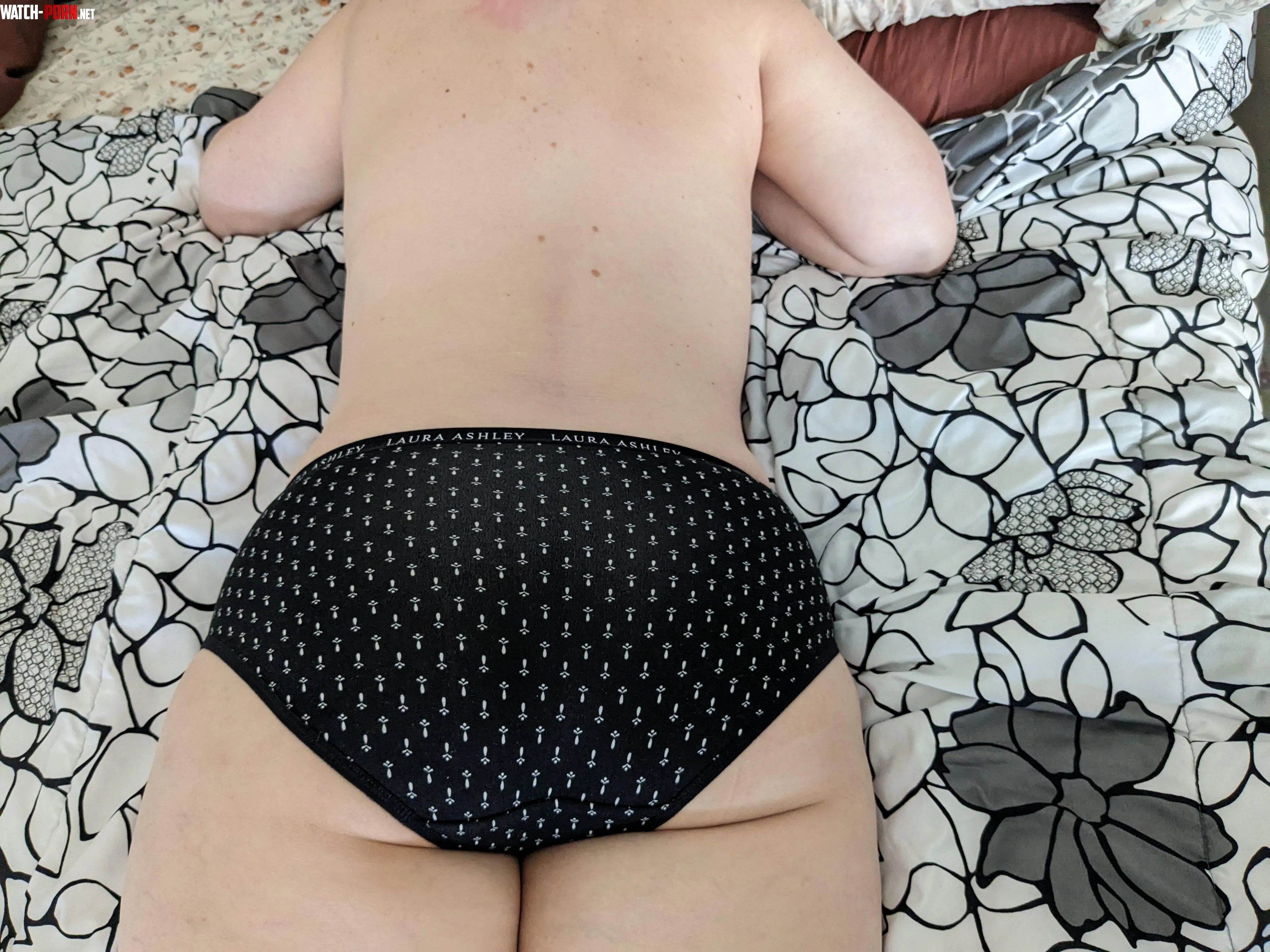 Boring panties big butt by rodentdroppings