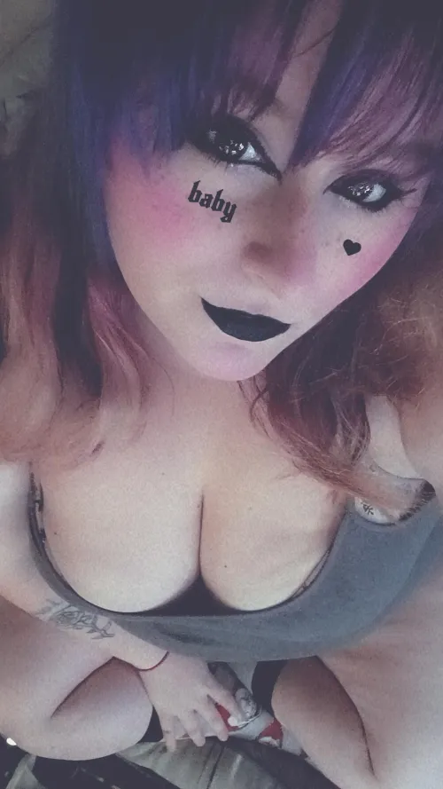 Thumbnail LivingDeadGirl62402 - Your Gothic Fantasy on SlutsofSnapchat