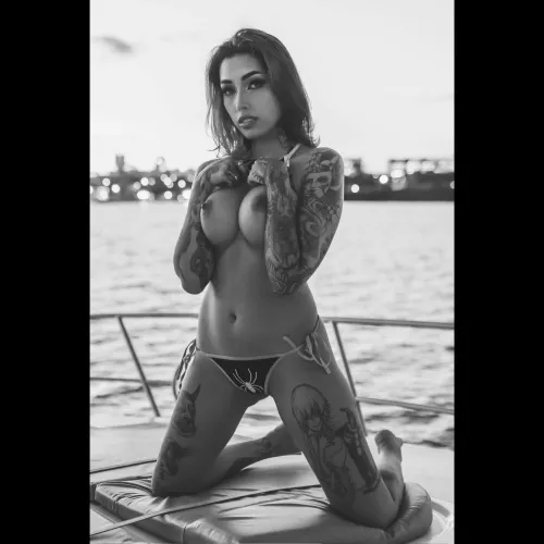Thumbnail Classic Contrast: PunkGirls Allure with FahrenheitModeling