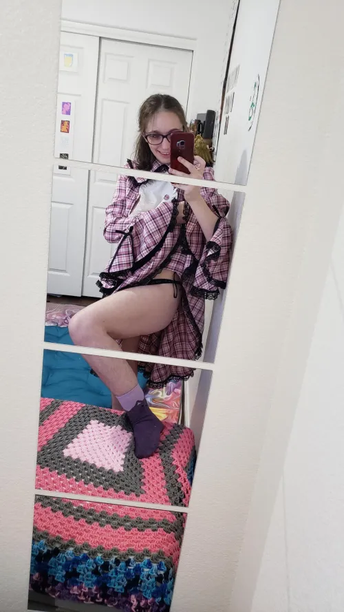Thumbnail Spooky & Stylish: Mirror Selfie Mood by SketchyLady_OF