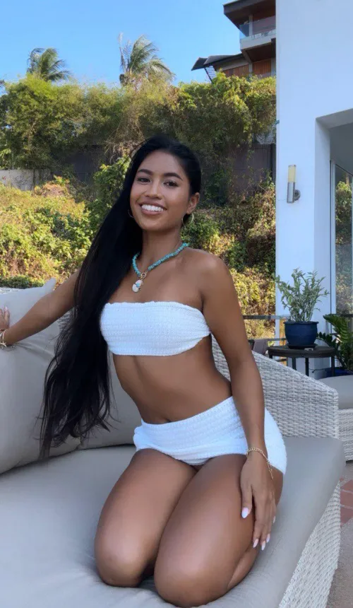 Thumbnail Is That Crop Top Suit on Me? F29: Fashion Self-Evaluation