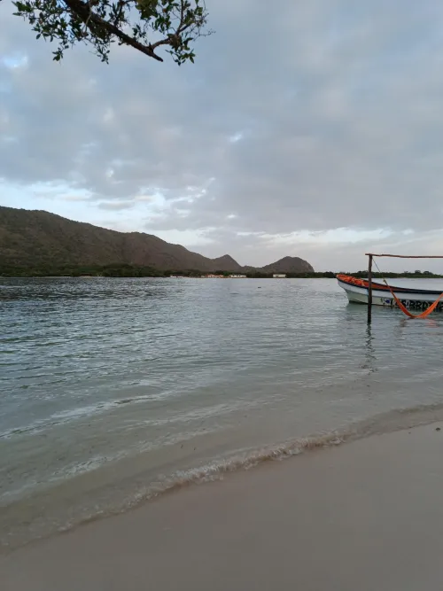 Thumbnail Experience the Beauty of Beaches with yeilij's Guide