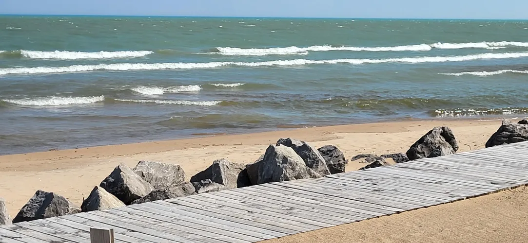 Thumbnail Discover the Beauty of Lake Huron's Shores by Tonelokedy