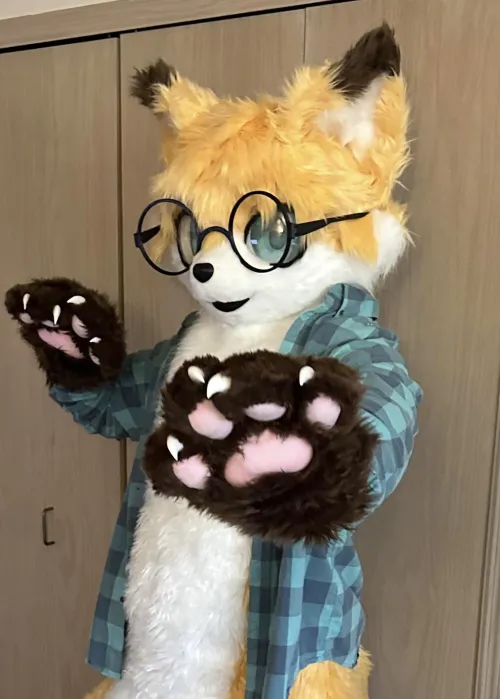 Thumbnail Meet Blair - An Insight into CatalopeSeats' Furry Creations