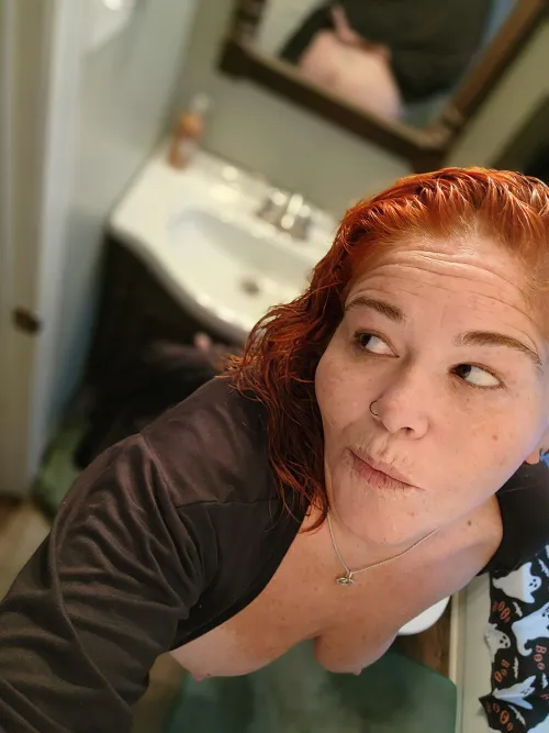 Thumbnail Post-Shower Adventures: Embrace the Curves | savvMclean