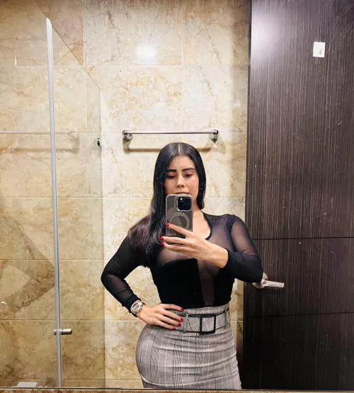 Thumbnail Sunday Energy Selfie by biancasoffice in MirrorSelfie