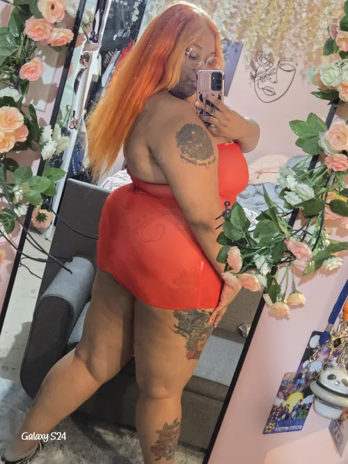 Thumbnail SirenessAura Flaunts a Stiff Booty in the BBW Category