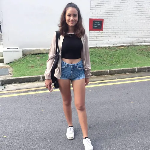 Thumbnail realasians: New_Instruction_4492's Hot Pants Fashion Statement