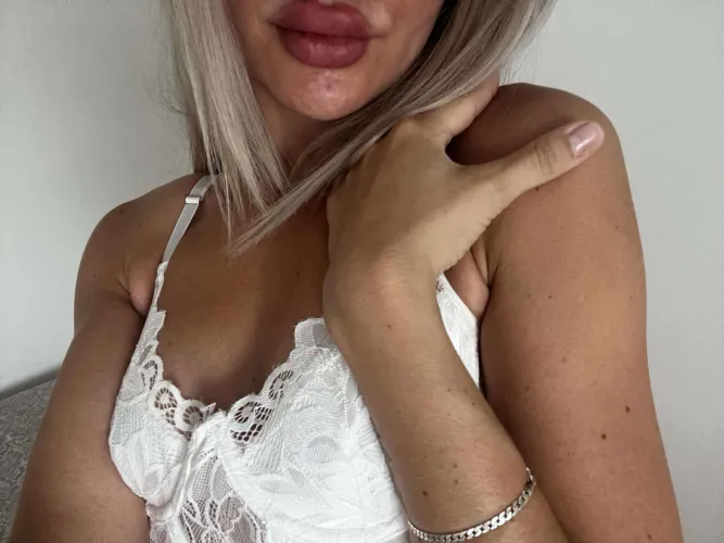Thumbnail Exploring My Red Lips' Desires: A SweNsfw Story by matildasbus