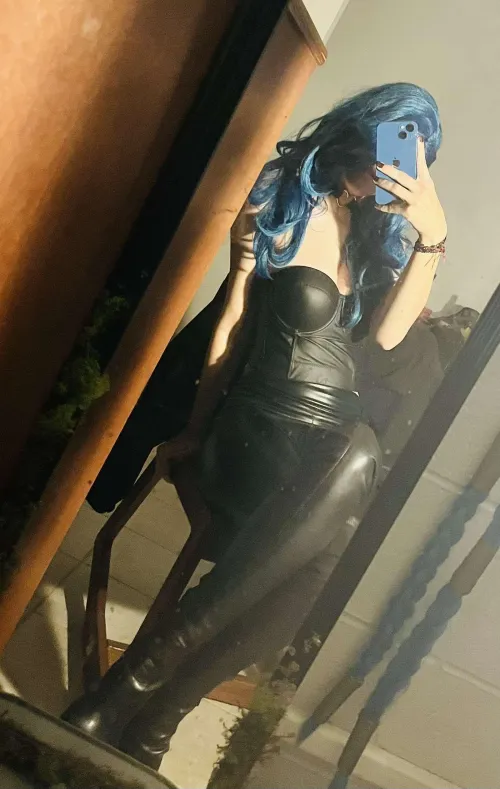 Thumbnail Leather Pants Debut: A Daring Choice for a Stylish Statement