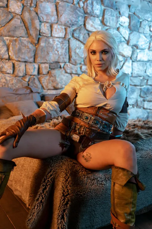 Thumbnail Octokuro's Stunning Ciri Cosplay | iam_octokuro