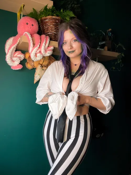 Thumbnail Littlest_Fern's Unique Twist: 'Beetlejuice in a Female Version' - Intriguing Concept
