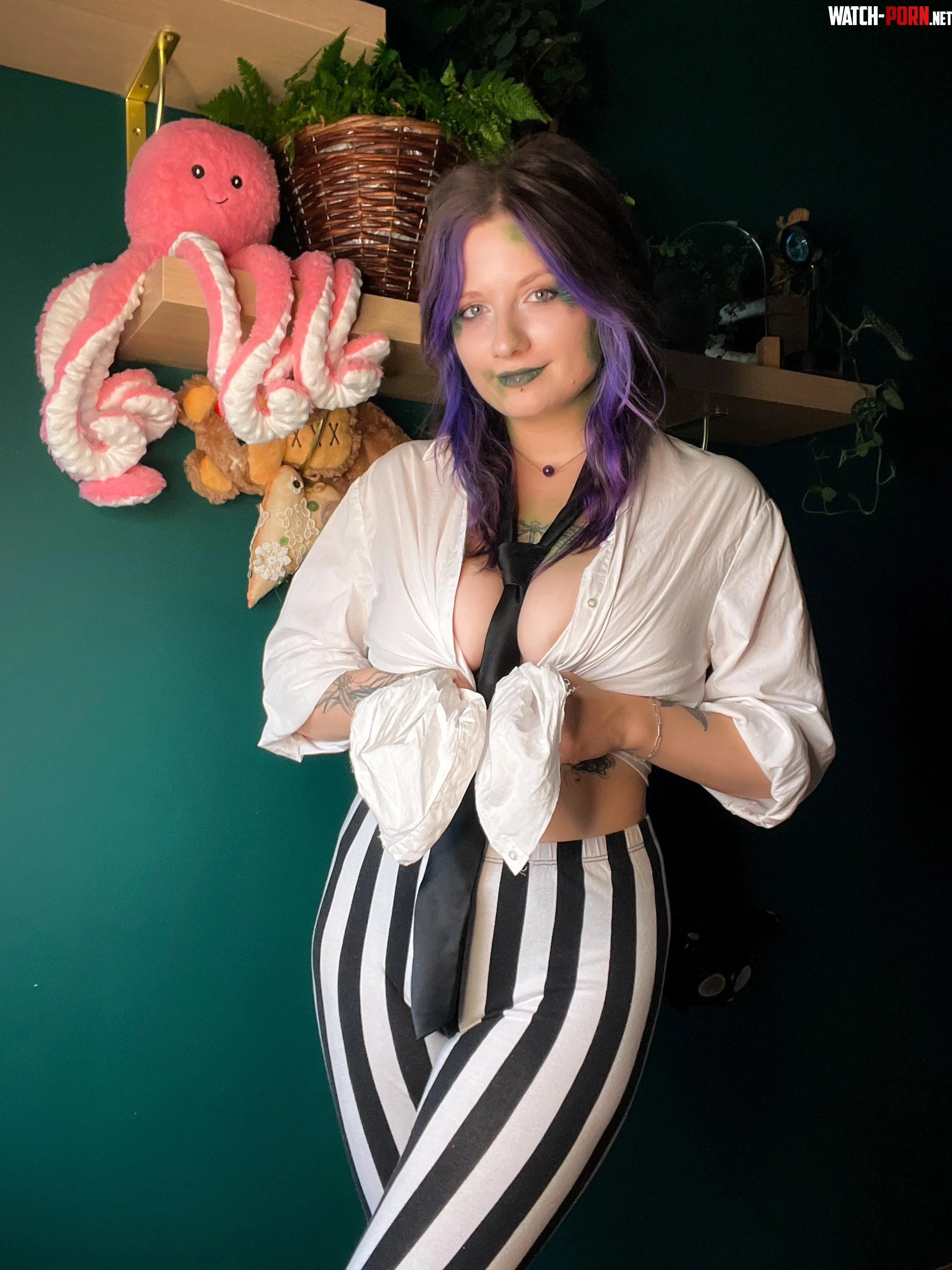 Beetlejuice in a female version by Littlest_Fern
