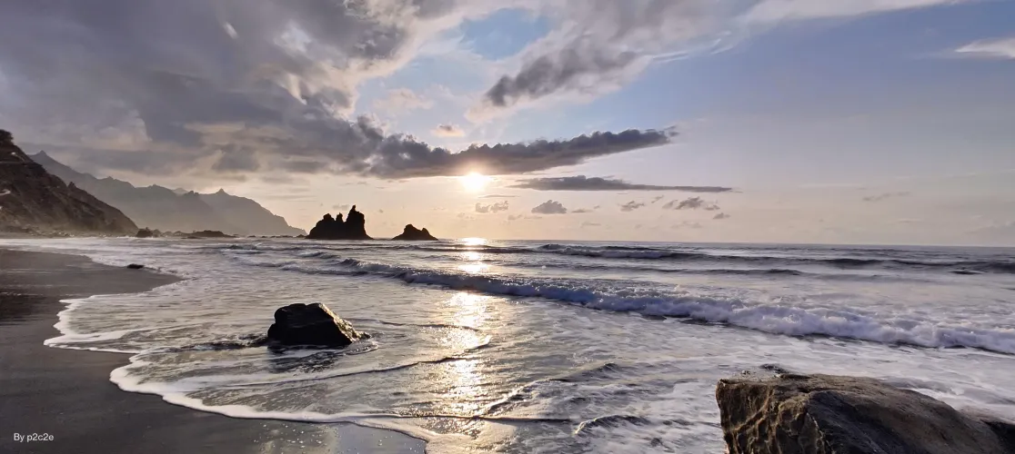Thumbnail Find Peace at the Beach: Stillness of Time by Myp2c2e