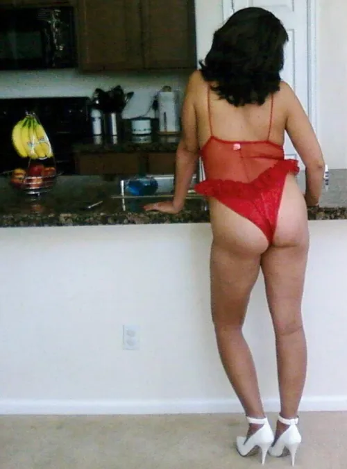 Thumbnail Introducing JustJuicyJulz: A Red-Lingerie Affair